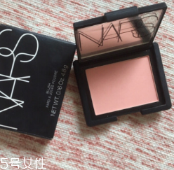 冷膚色適合什么顏色腮紅 粉色藍(lán)色紫色都是首選 冷膚色適合什么顏色腮紅 粉色藍(lán)色紫色都是首選