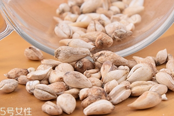 川貝母和松貝母是一樣的嗎 是一樣的 川貝母和松貝母是一樣的嗎 是一樣的