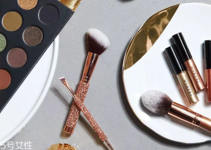 化妝刷動(dòng)物毛和人造毛哪個(gè)好 動(dòng)物毛更耐用 化妝刷動(dòng)物毛和人造毛哪個(gè)好 動(dòng)物毛更耐用