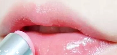 玫粉色口紅怎么涂好看 化妝師人手一只 玫粉色口紅怎么涂好看 化妝師人手一只