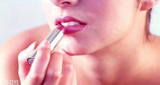 玫粉色口紅怎么涂好看 化妝師人手一只 玫粉色口紅怎么涂好看 化妝師人手一只