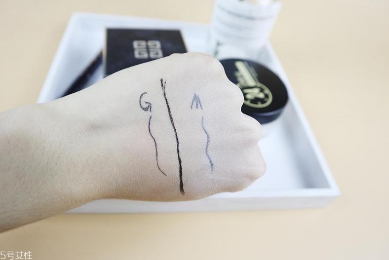 紀梵希散粉和mistine散粉哪個好 平價vs大牌巔峰對決 紀梵希散粉和mistine散粉哪個好 平價vs大牌巔峰對決