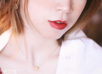 雅詩(shī)蘭黛307適合夏天嗎 今年夏天最流行色 雅詩(shī)蘭黛307適合夏天嗎 今年夏天最流行色