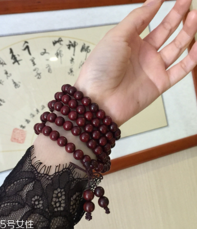 小葉紫檀手串可以沾水嗎 會影響光澤 小葉紫檀手串可以沾水嗎 會影響光澤