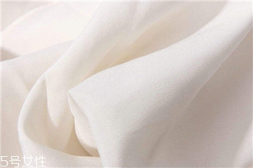 雪紡和真絲的區(qū)別 外形手感大不同 雪紡和真絲的區(qū)別 外形手感大不同