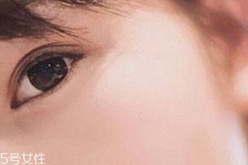 美瞳會(huì)傷眼睛嗎 多多少少有一點(diǎn) 美瞳會(huì)傷眼睛嗎 多多少少有一點(diǎn)