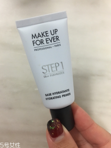 保濕妝前乳用在哪個(gè)步驟 這樣用不搓泥 保濕妝前乳用在哪個(gè)步驟 這樣用不搓泥