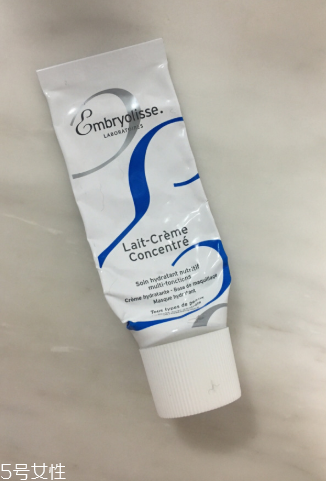 保濕妝前乳用在哪個(gè)步驟 這樣用不搓泥 保濕妝前乳用在哪個(gè)步驟 這樣用不搓泥