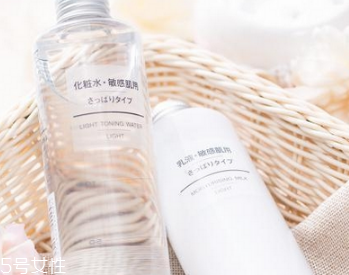 夏天干皮用什么護膚品好 干皮夏天這樣護膚 夏天干皮用什么護膚品好 干皮夏天這樣護膚