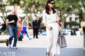什么樣的衣服顯氣質(zhì) 氣質(zhì)女神都這樣穿 什么樣的衣服顯氣質(zhì) 氣質(zhì)女神都這樣穿