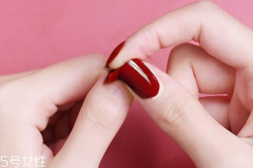 可剝指甲油能保持多久 持久性不如傳統(tǒng)指甲油 可剝指甲油能保持多久 持久性不如傳統(tǒng)指甲油