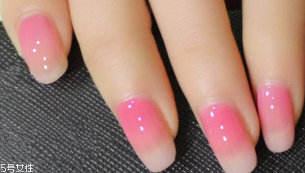 光療膠能維持多久 時間過短不利指甲健康 光療膠能維持多久 時間過短不利指甲健康