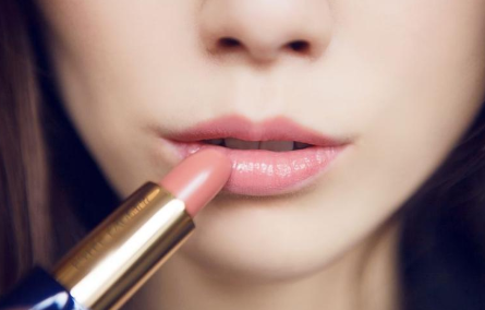 冷暖皮適合什么顏色口紅 這個百搭色永遠(yuǎn)不出錯 冷暖皮適合什么顏色口紅 這個百搭色永遠(yuǎn)不出錯