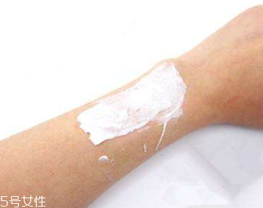 脫毛膏能脫頭發(fā)嗎 最好別輕易嘗試 脫毛膏能脫頭發(fā)嗎 最好別輕易嘗試