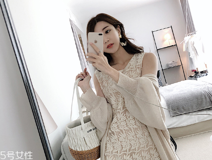 蕾絲和雪紡的區(qū)別 兩種面料各有特色 蕾絲和雪紡的區(qū)別 兩種面料各有特色