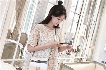 蕾絲和雪紡的區(qū)別 兩種面料各有特色 蕾絲和雪紡的區(qū)別 兩種面料各有特色