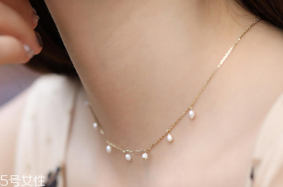 參加宴會穿什么衣服 讓你精致又優(yōu)雅 參加宴會穿什么衣服 讓你精致又優(yōu)雅