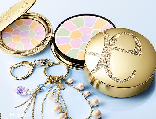 膚色不均用什么顏色粉餅好 嘴角和臉頰用不同顏色 膚色不均用什么顏色粉餅好 嘴角和臉頰用不同顏色