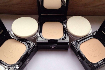 膚色不均用什么顏色粉餅好 嘴角和臉頰用不同顏色 膚色不均用什么顏色粉餅好 嘴角和臉頰用不同顏色