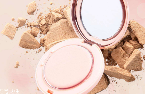 粉餅?zāi)芏▕y嗎 挑對了不怕脫妝 粉餅?zāi)芏▕y嗎 挑對了不怕脫妝