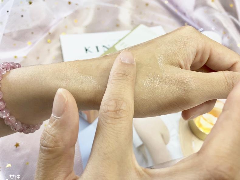 怡麗絲爾水乳哪個好用 這個牌子低調(diào)溫和有內(nèi)涵 怡麗絲爾水乳哪個好用 這個牌子低調(diào)溫和有內(nèi)涵