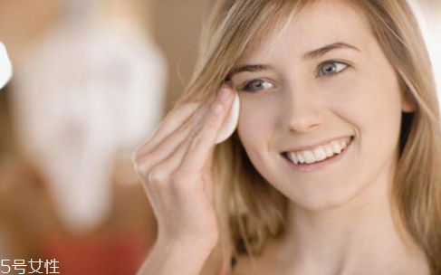 暴曬后敷什么面膜好 使用面膜時(shí)的注意事項(xiàng) 暴曬后敷什么面膜好 使用面膜時(shí)的注意事項(xiàng)