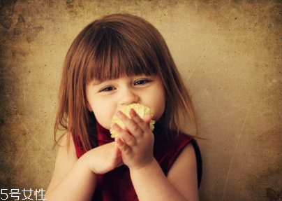 小孩子可以用洗面奶嗎 兒童面部清潔這樣做 小孩子可以用洗面奶嗎 兒童面部清潔這樣做