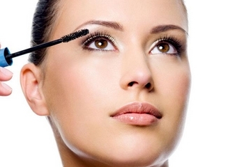 睫毛膏可以不卸嗎 不卸是錯誤做法 睫毛膏可以不卸嗎 不卸是錯誤做法