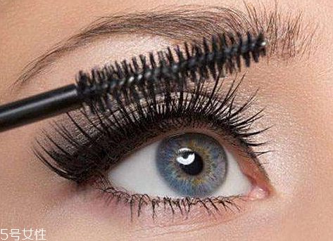 睫毛膏怎么用才自然 分三步最自然 睫毛膏怎么用才自然 分三步最自然