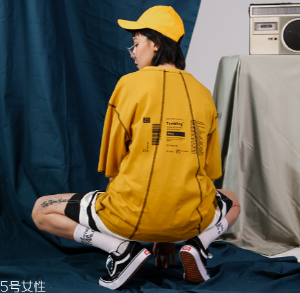 嘻哈風t恤怎么搭配 讓你趕上潮流