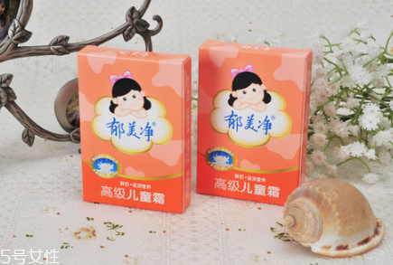 郁美凈兒童霜大人可以用嗎 使用郁美凈兒童霜的注意事項(xiàng) 郁美凈兒童霜大人可以用嗎 使用郁美凈兒童霜的注意事項(xiàng)