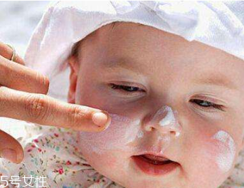 寶寶皮膚干燥起皮怎么辦 呵護(hù)嬌嫩肌膚 寶寶皮膚干燥起皮怎么辦 呵護(hù)嬌嫩肌膚