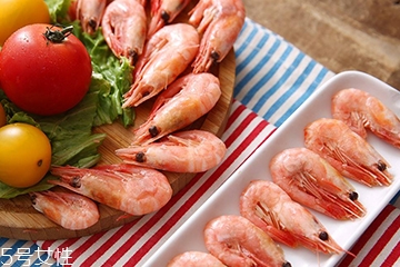 北極蝦和基圍蝦的區(qū)別 區(qū)別大了 北極蝦和基圍蝦的區(qū)別 區(qū)別大了