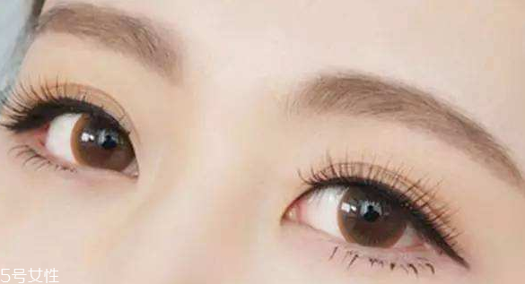 眉筆不防水怎么辦 眉毛雨衣來救場 眉筆不防水怎么辦 眉毛雨衣來救場