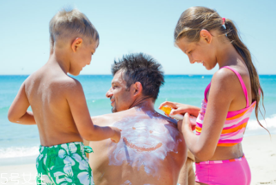 安耐曬藍瓶需要卸妝嗎 這個夏天讓你白白嫩嫩 安耐曬藍瓶需要卸妝嗎 這個夏天讓你白白嫩嫩