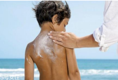 安耐曬藍瓶需要卸妝嗎 這個夏天讓你白白嫩嫩 安耐曬藍瓶需要卸妝嗎 這個夏天讓你白白嫩嫩