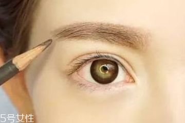 眉筆怎么畫(huà)雙眼皮 這樣畫(huà)很簡(jiǎn)單