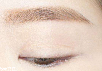 眉筆怎么畫(huà)雙眼皮 這樣畫(huà)很簡(jiǎn)單