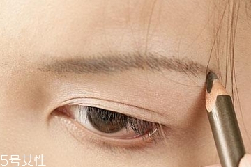眉筆有好壞之分嗎 區(qū)別在成分上 眉筆有好壞之分嗎 區(qū)別在成分上