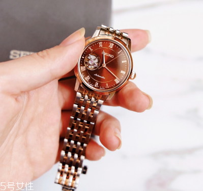 機械表可以戴著洗澡嗎 不要長期接觸水