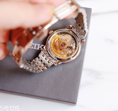 機械表可以戴著洗澡嗎 不要長期接觸水