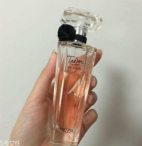 水果型香水適合什么年齡 學(xué)生黨首選香水 水果型香水適合什么年齡 學(xué)生黨首選香水