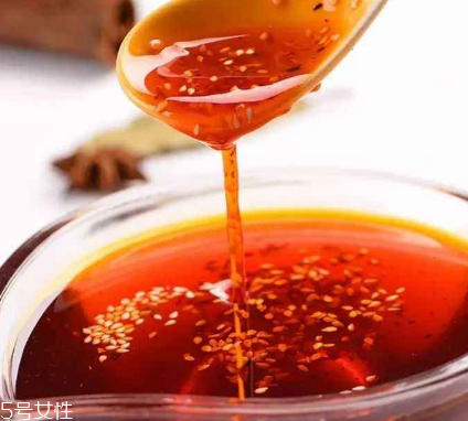 芝麻油的功效和作用 四大功效 芝麻油的功效和作用 四大功效