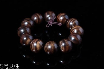 金絲楠木手串適合人群 這三類(lèi)人非常適合 金絲楠木手串適合人群 這三類(lèi)人非常適合