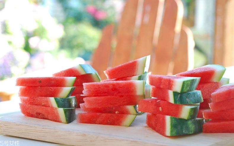 切開的西瓜能買嗎 真相讓我大跌眼鏡 切開的西瓜能買嗎 真相讓我大跌眼鏡