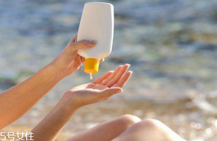 防護噴霧和防曬噴霧的區(qū)別 防護噴霧和防曬霜的使用順序 防護噴霧和防曬噴霧的區(qū)別 防護噴霧和防曬霜的使用順序