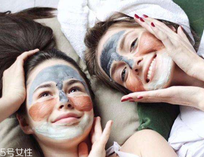 涂抹式面膜和片狀面膜的適用人群 2大補(bǔ)水面膜pk 涂抹式面膜和片狀面膜的適用人群 2大補(bǔ)水面膜pk