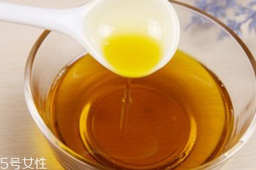 茶油和豬油能一起吃嗎 不能一起吃 茶油和豬油能一起吃嗎 不能一起吃