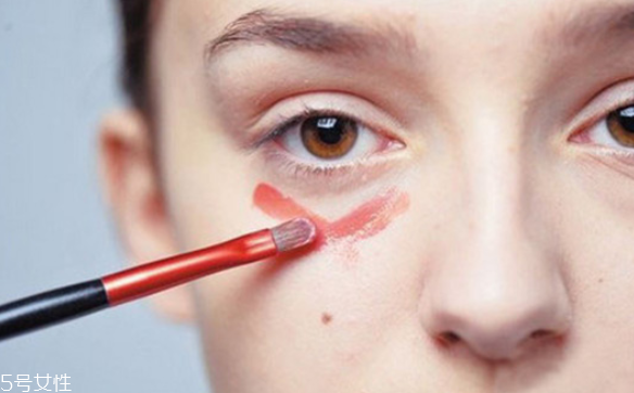 愛茉莉遮瑕膏怎么看真假 4個(gè)細(xì)節(jié)讓假貨現(xiàn)原形 愛茉莉遮瑕膏怎么看真假 4個(gè)細(xì)節(jié)讓假貨現(xiàn)原形