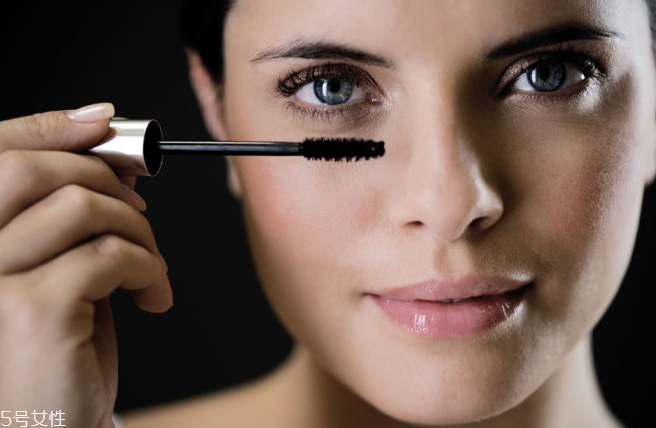 纖長(zhǎng)型睫毛膏怎么刷效果好 長(zhǎng)睫毛的秘密